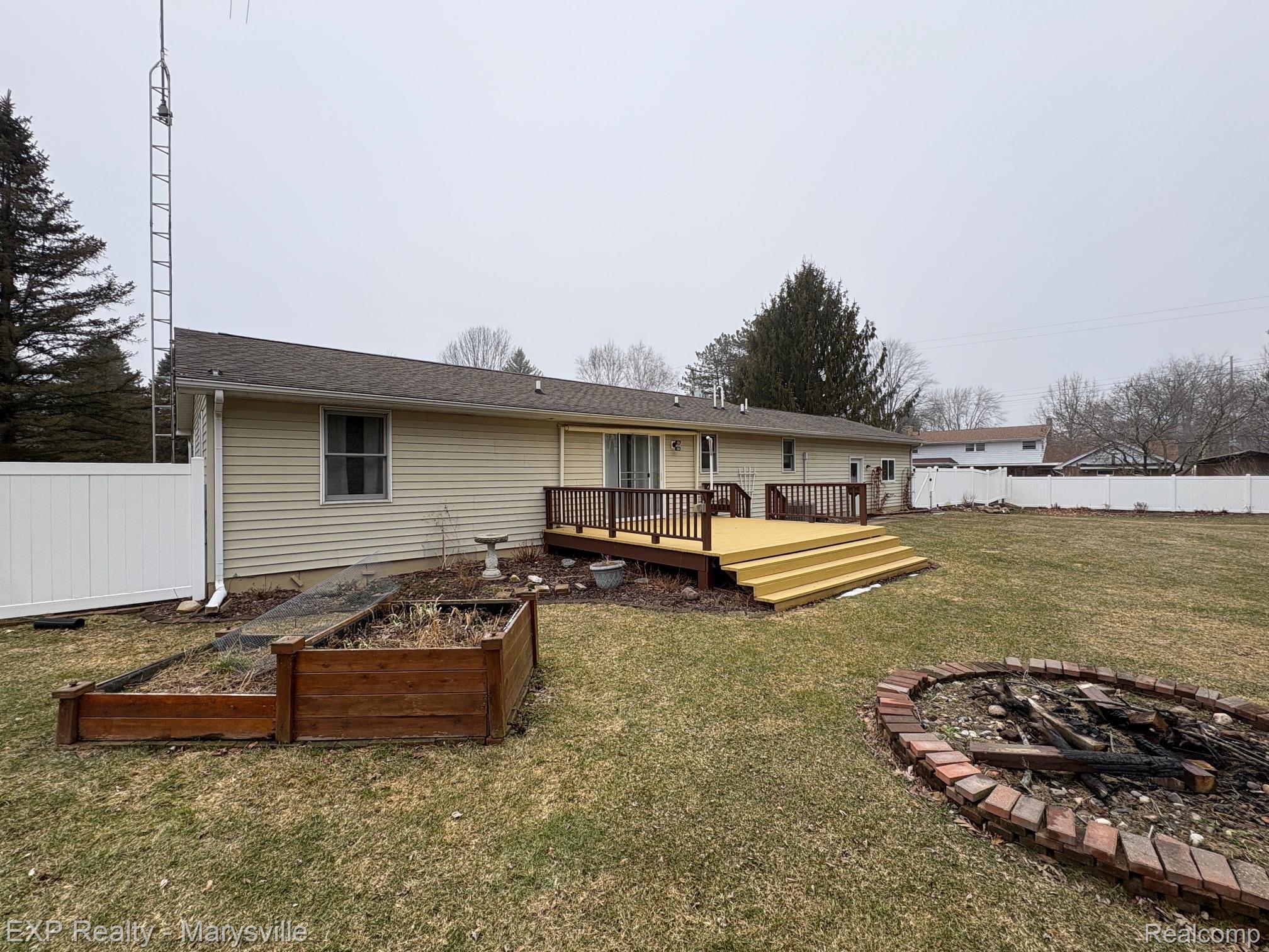100 Hickory Lane