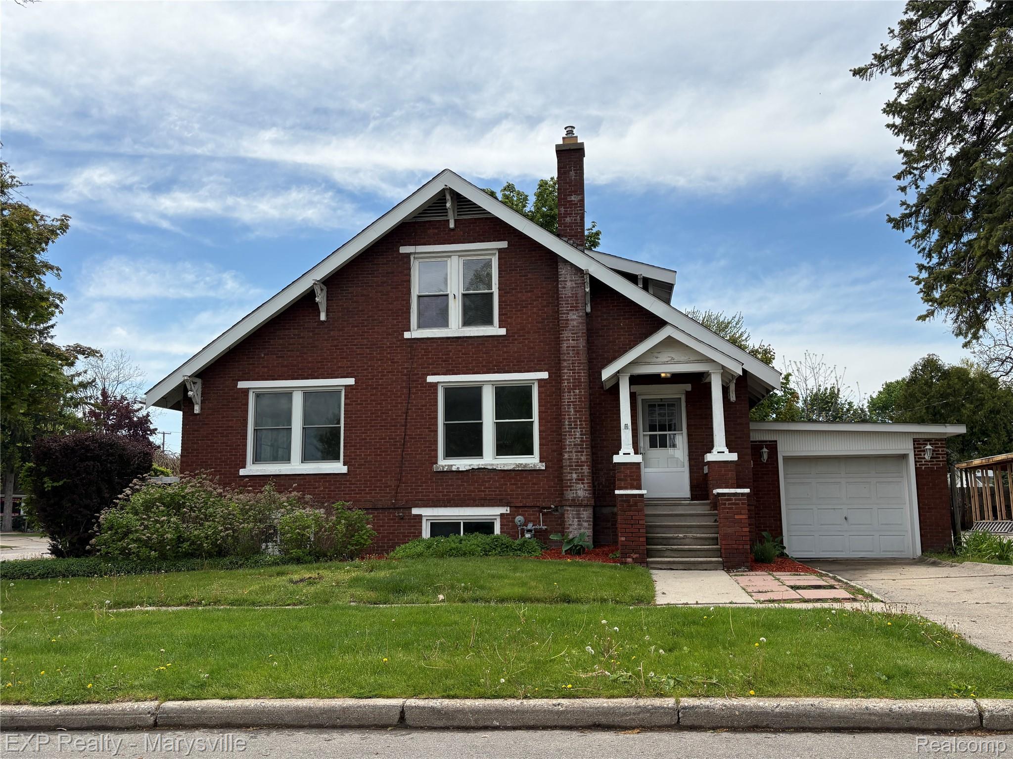 504 CLINTON Avenue