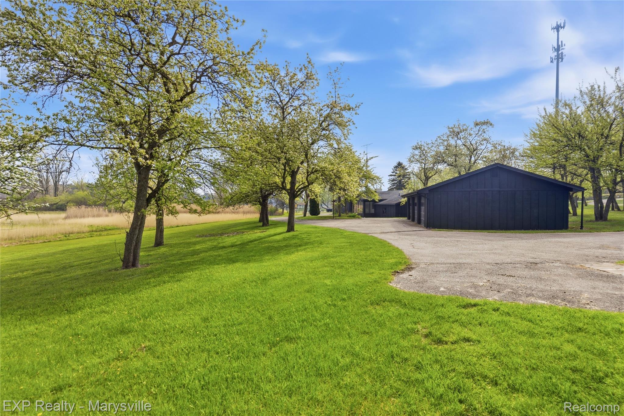 3345 Beach Road