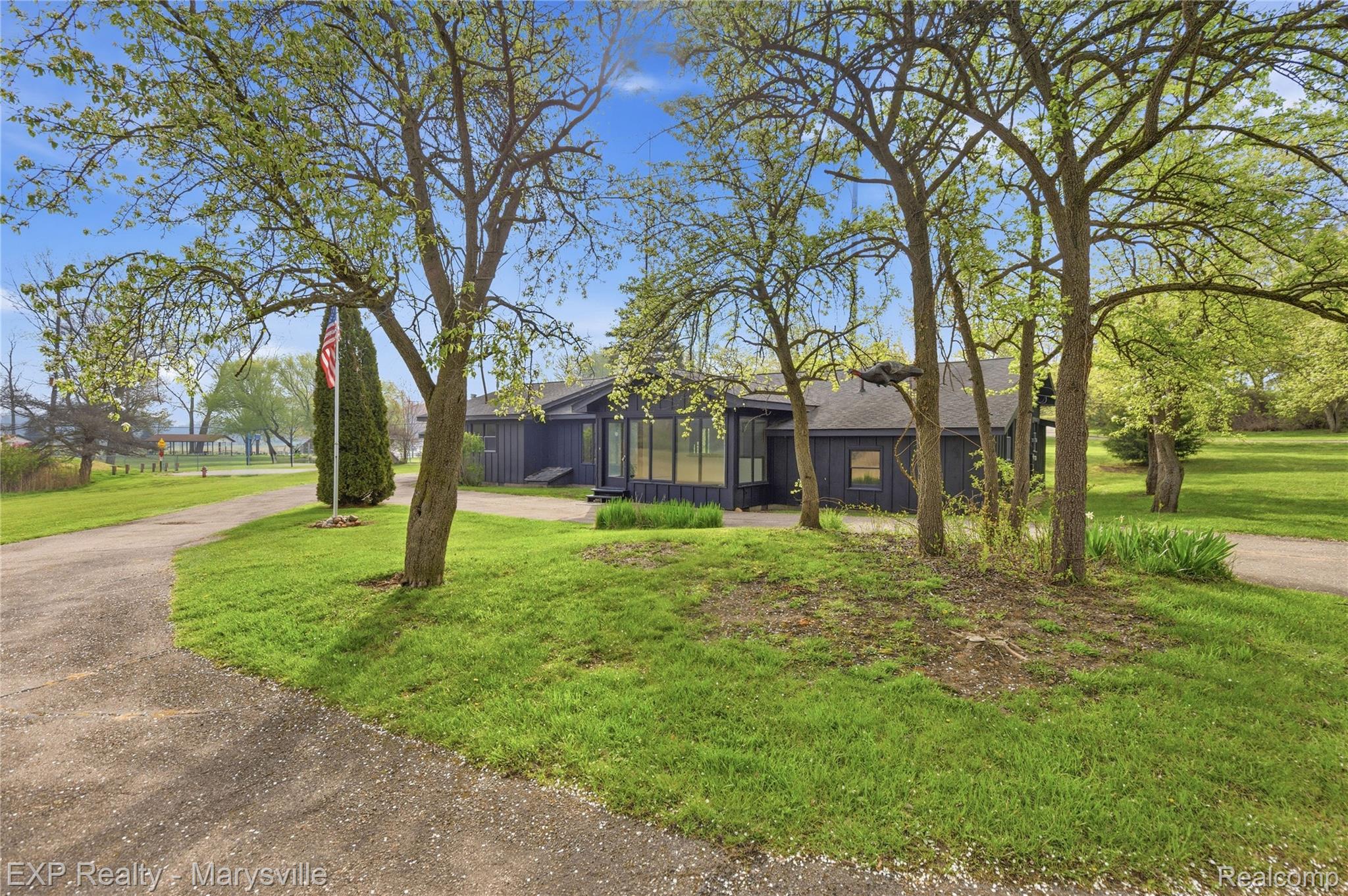 3345 Beach Road