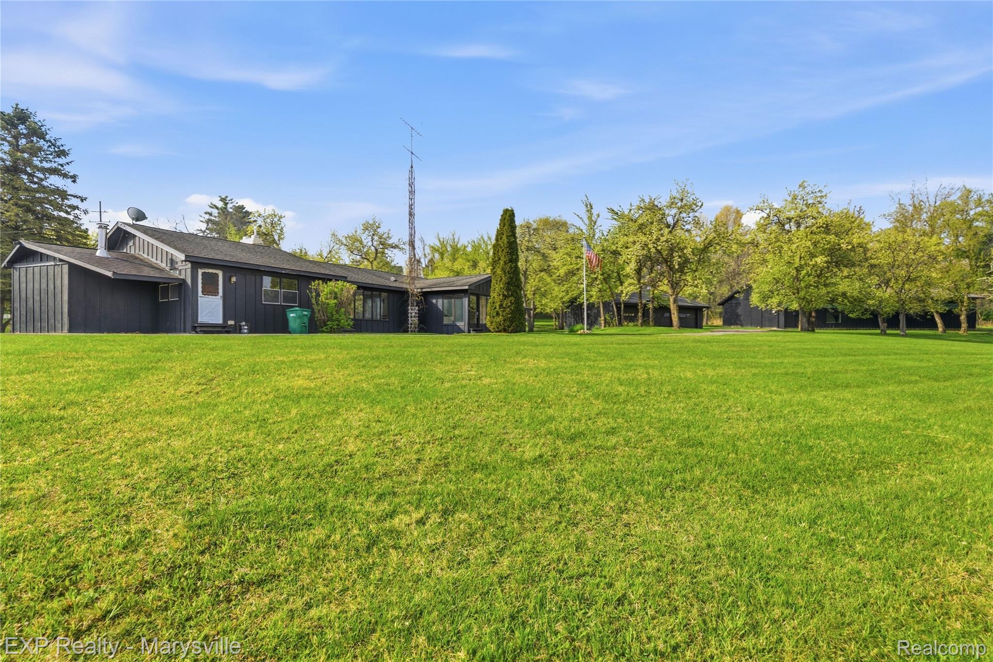 3345 Beach Road