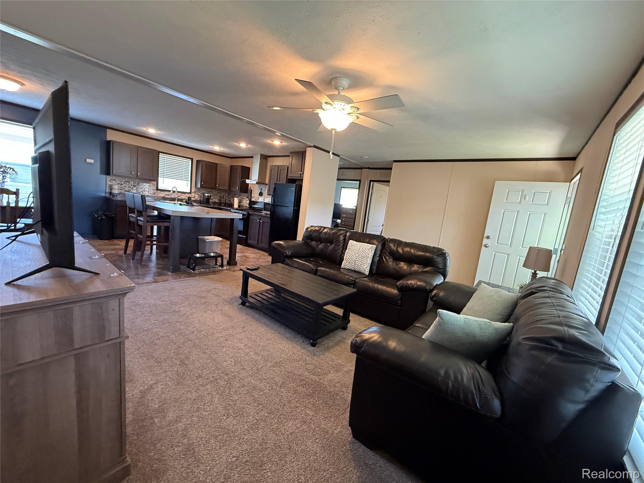 1101 Forest Lane