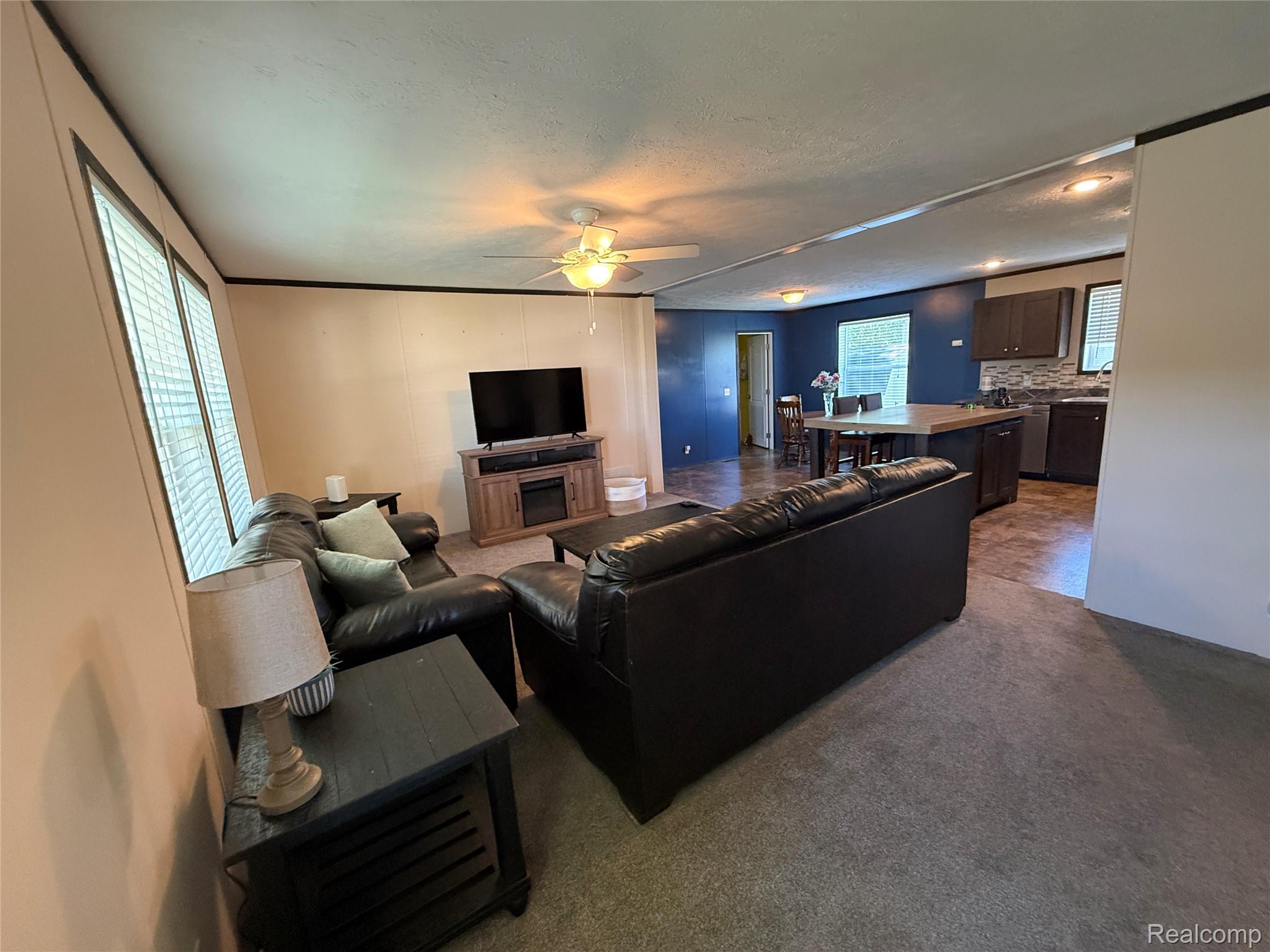 1101 Forest Lane