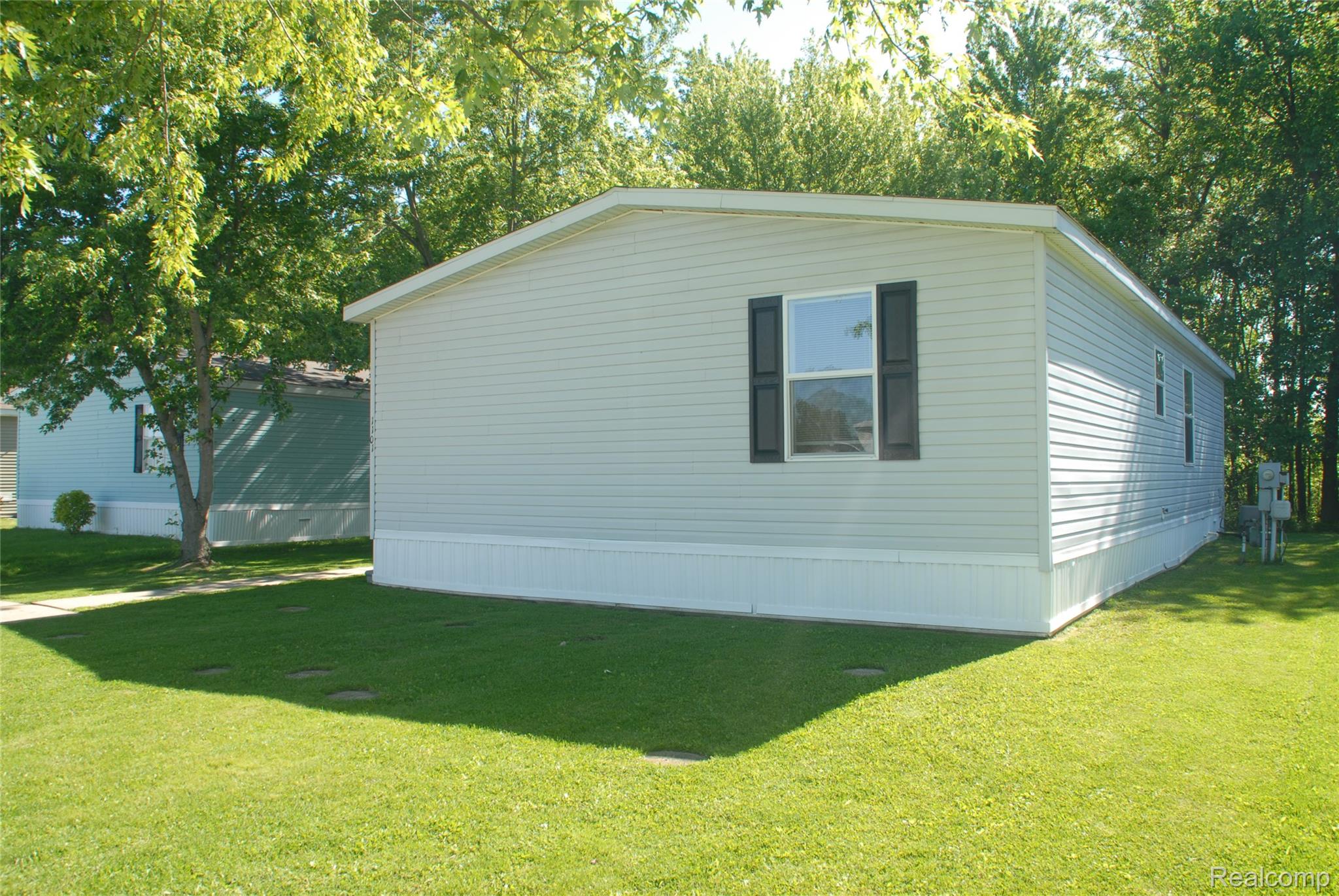 1101 Forest Lane