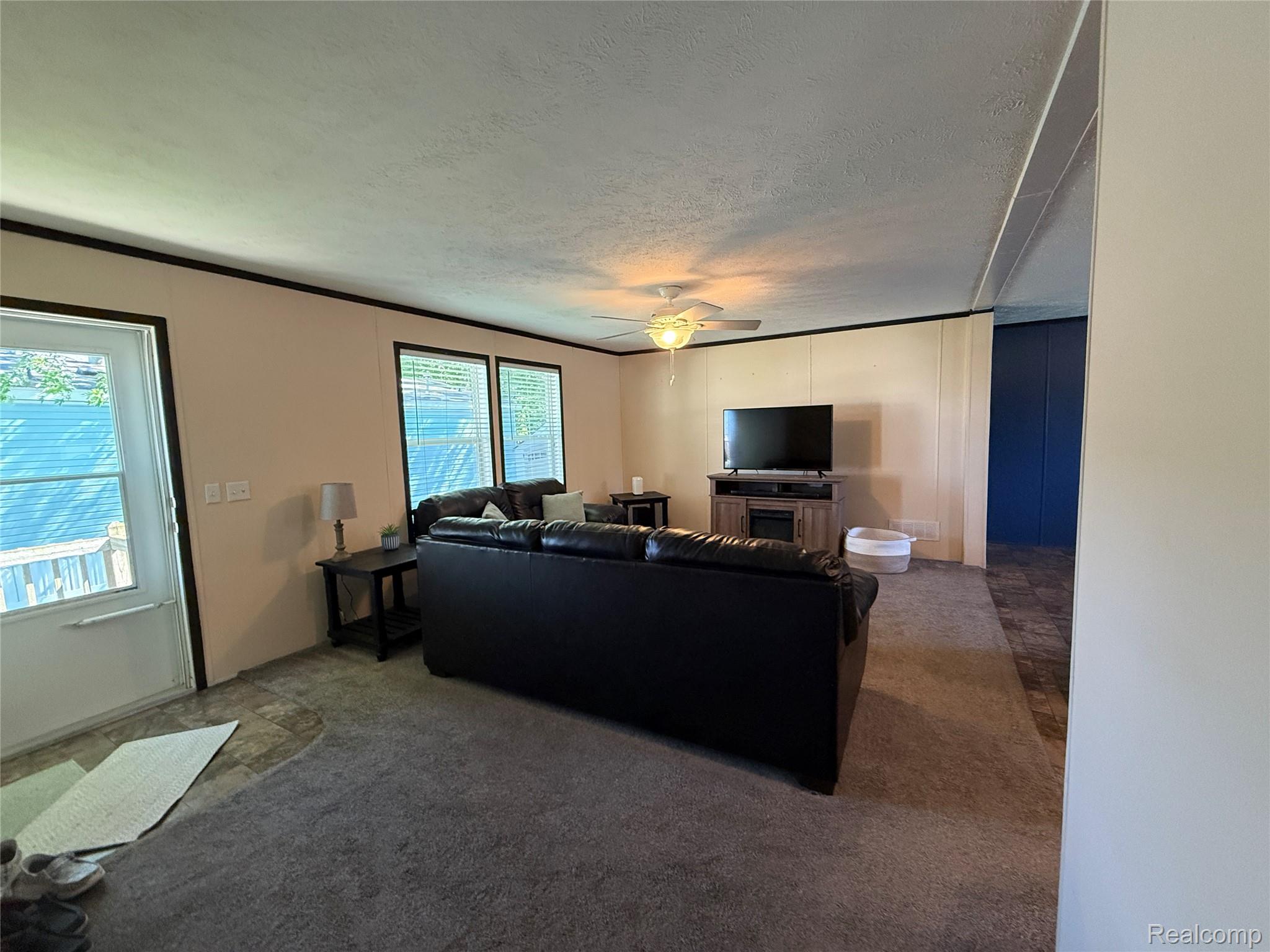 1101 Forest Lane