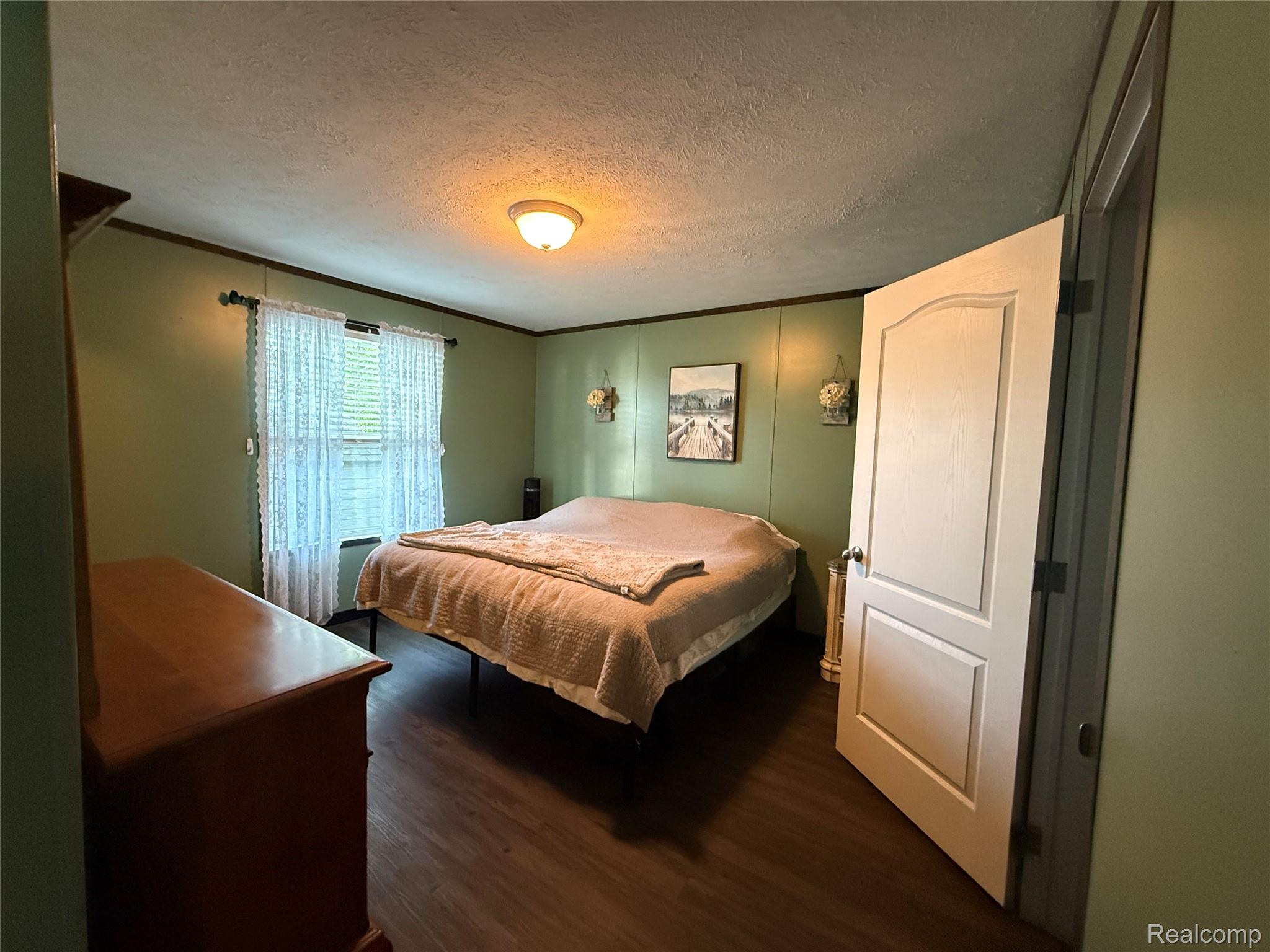 1101 Forest Lane