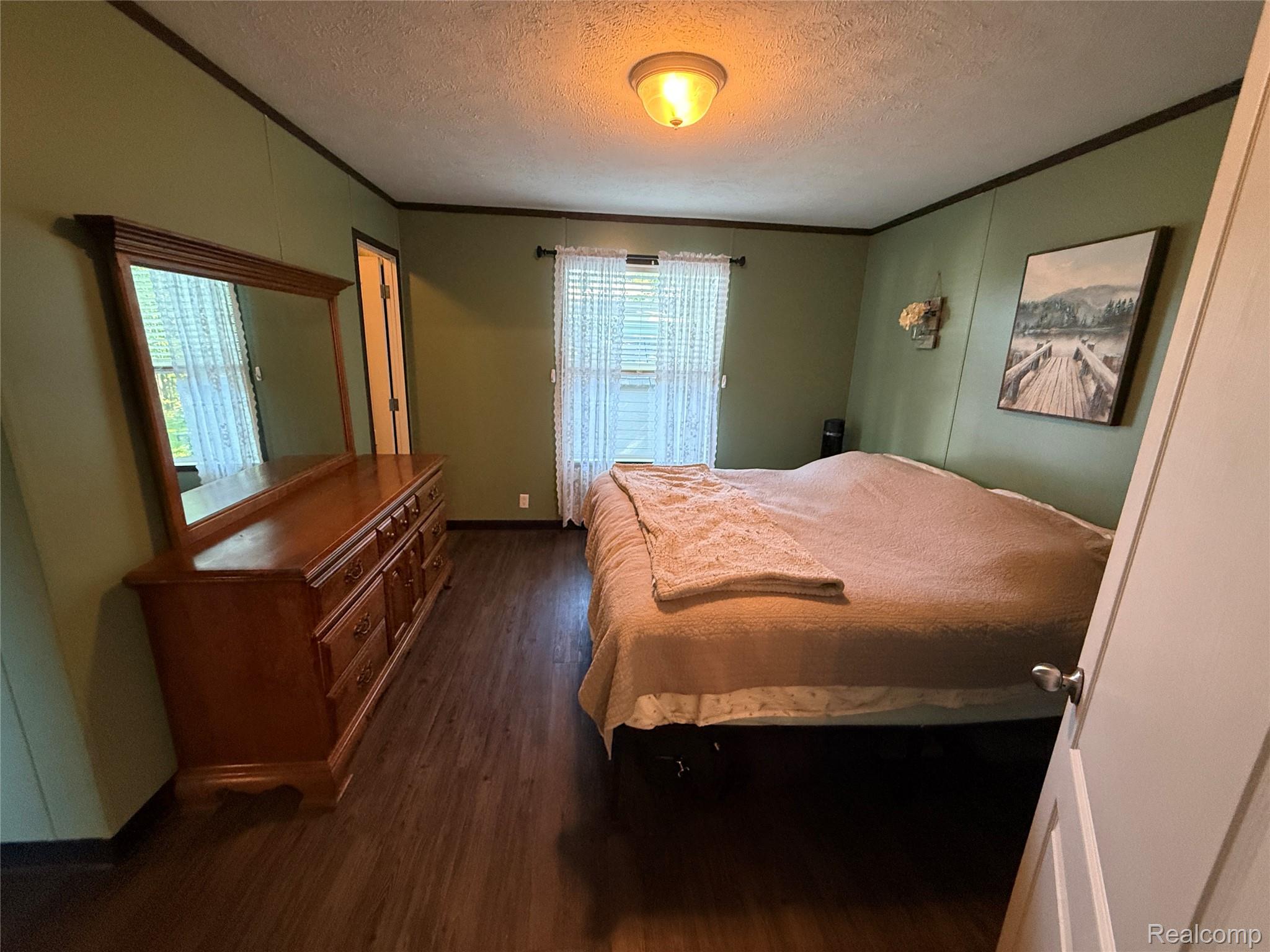 1101 Forest Lane