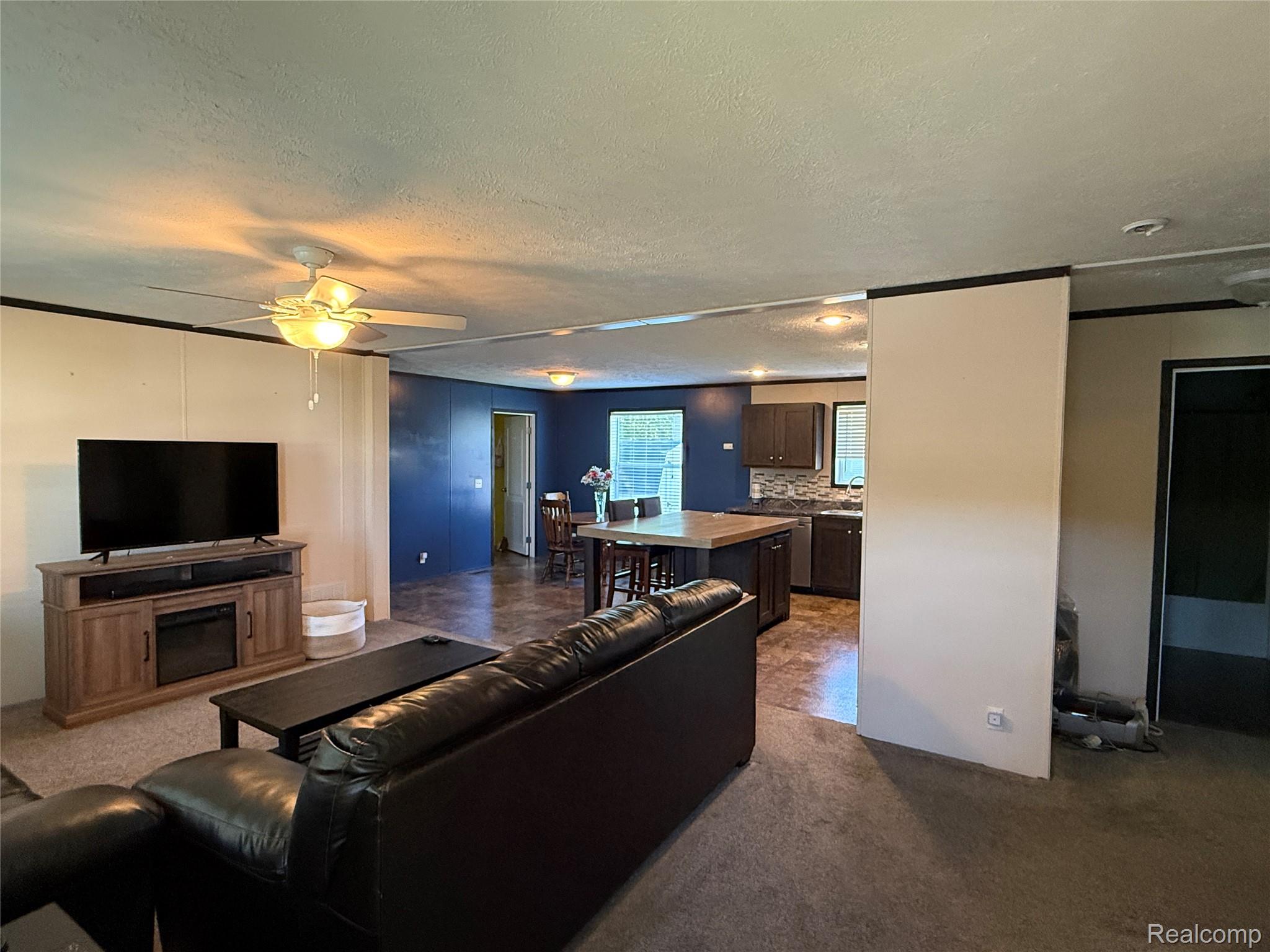 1101 Forest Lane