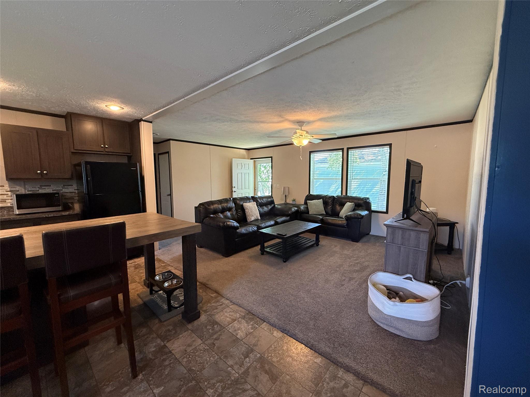 1101 Forest Lane