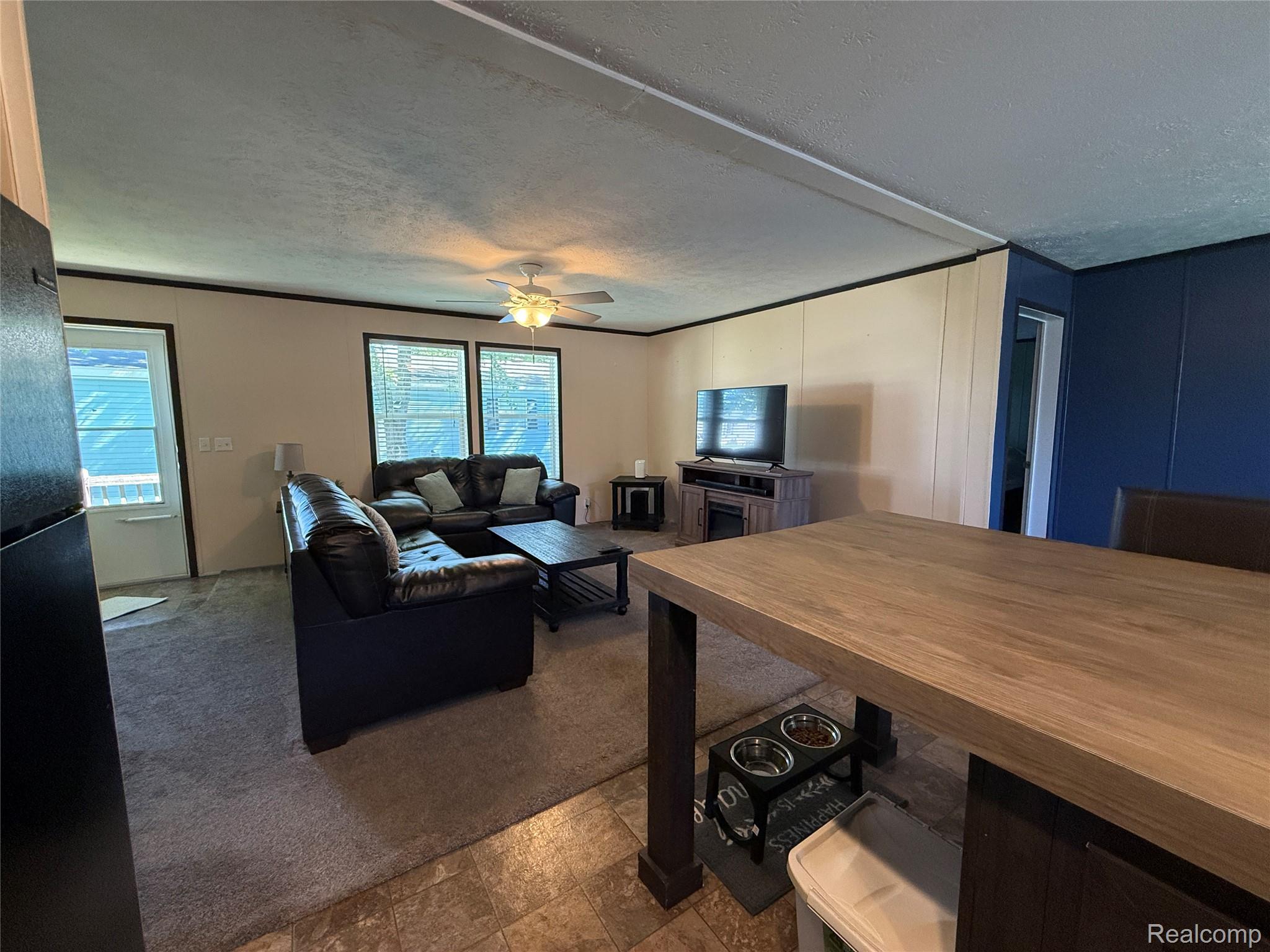 1101 Forest Lane