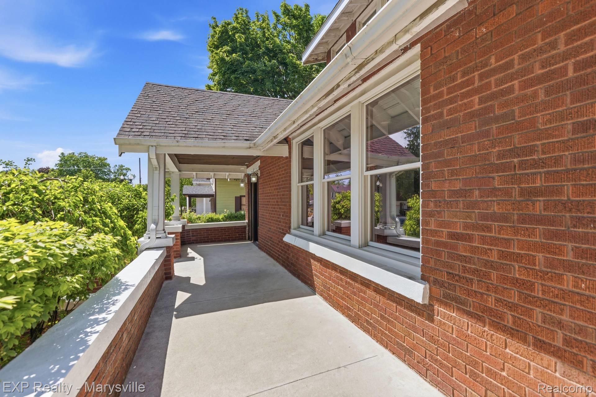504 Clinton