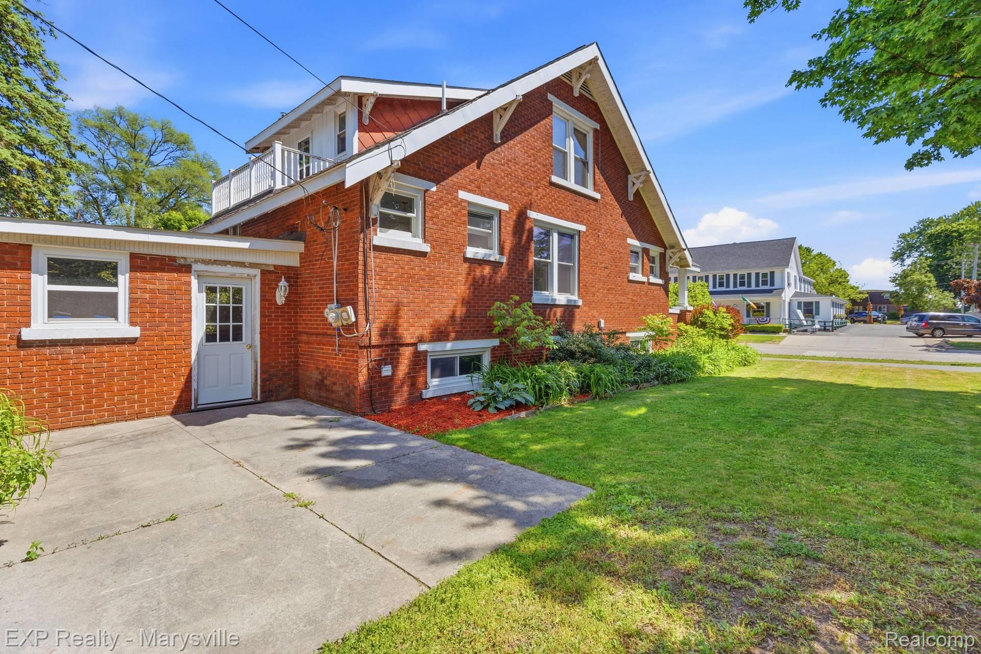 504 Clinton