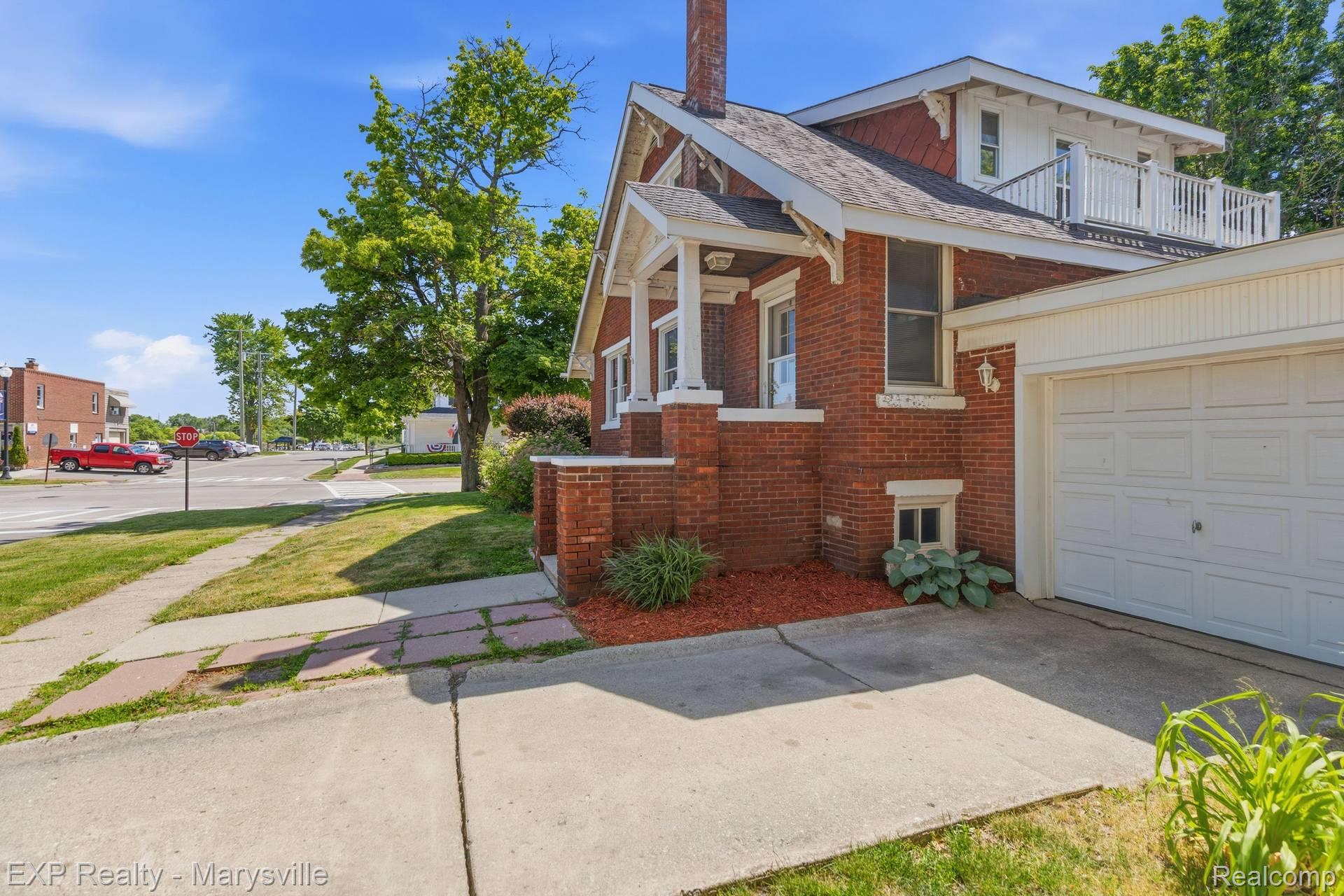 504 Clinton