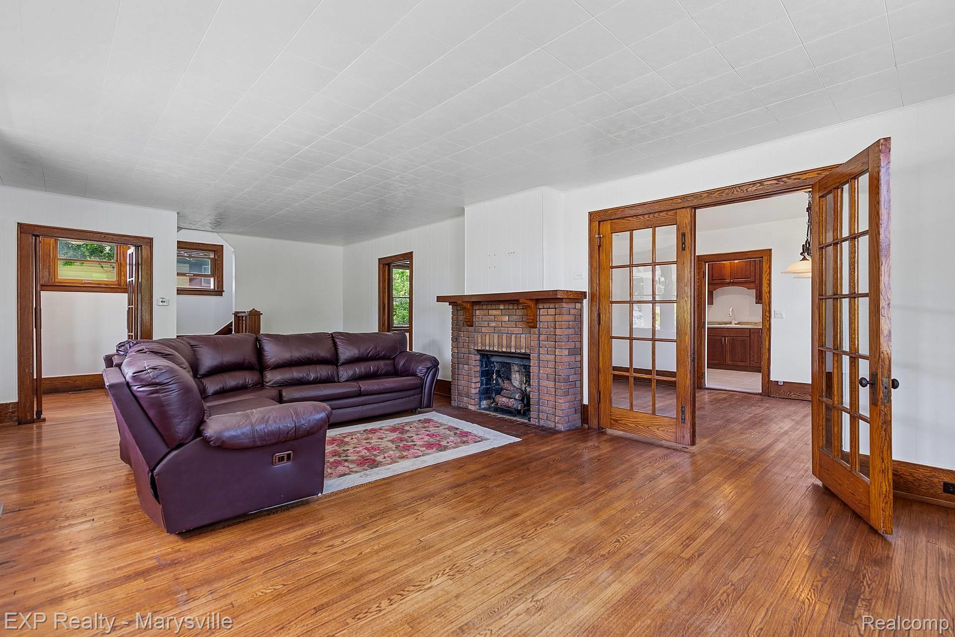 504 Clinton