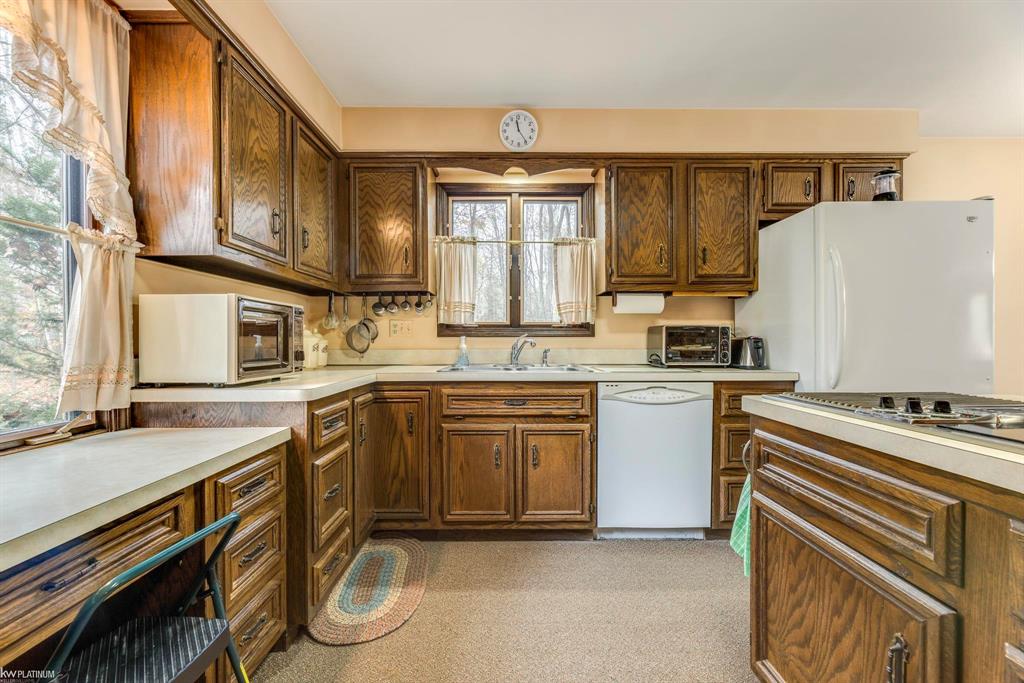 3220 Abbottsford