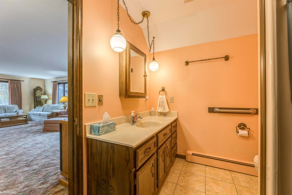 3220 Abbottsford