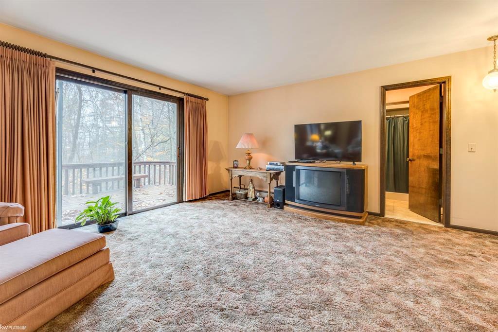 3220 Abbottsford
