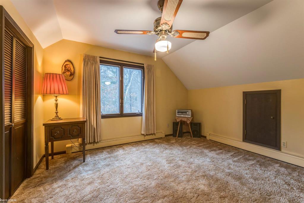 3220 Abbottsford