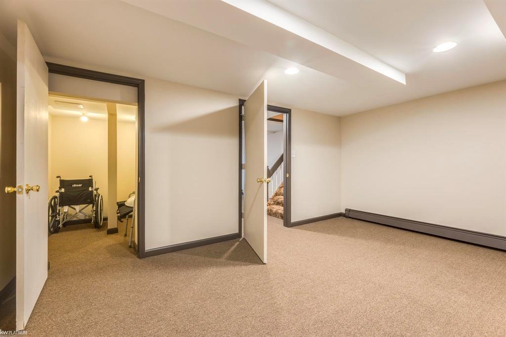 3220 Abbottsford