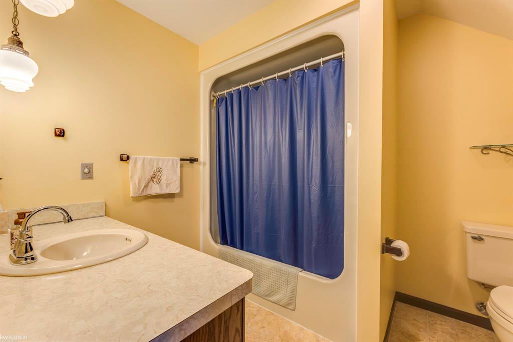 3220 Abbottsford