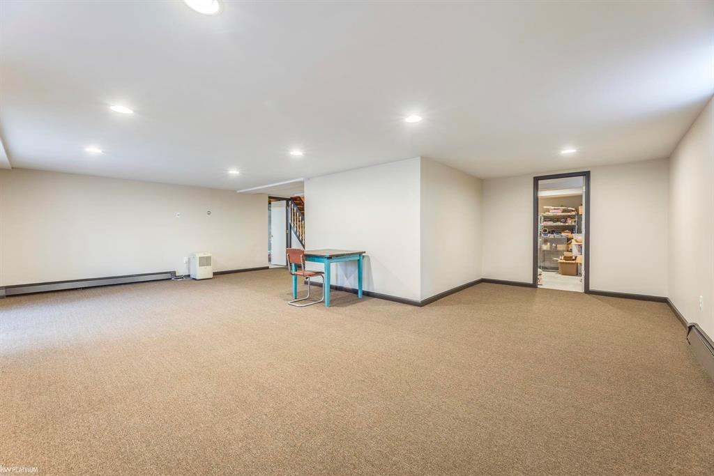 3220 Abbottsford