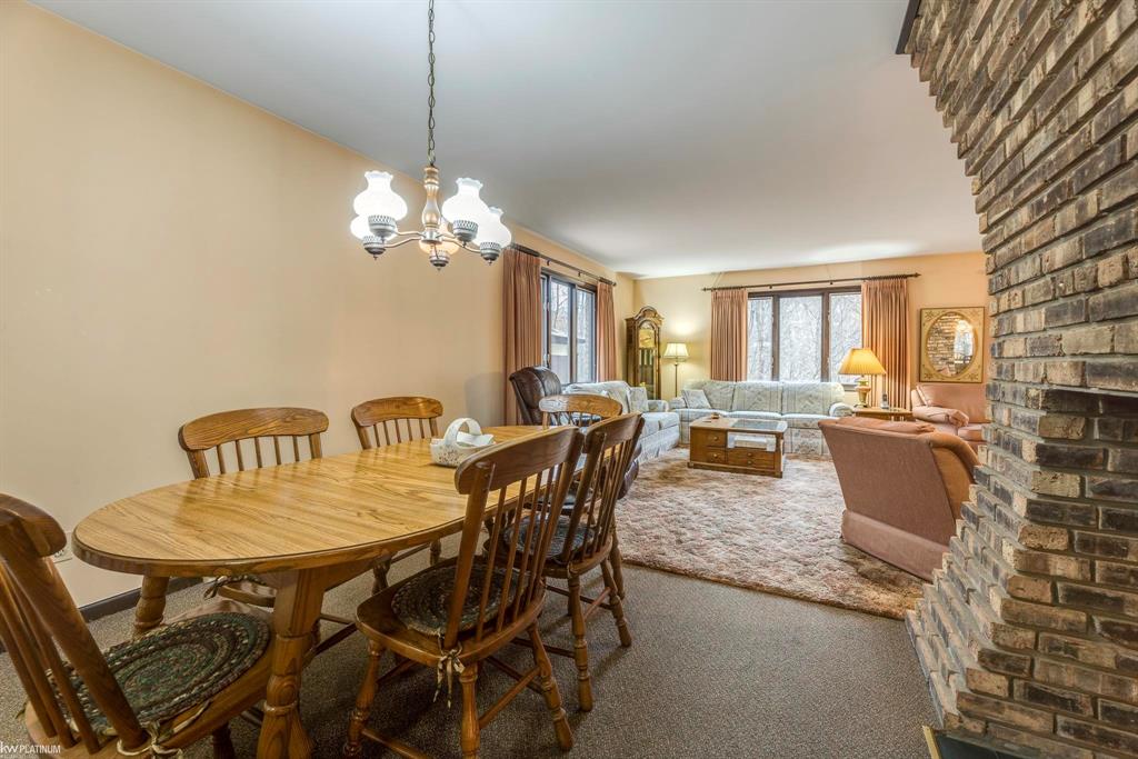 3220 Abbottsford