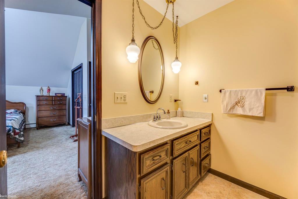 3220 Abbottsford