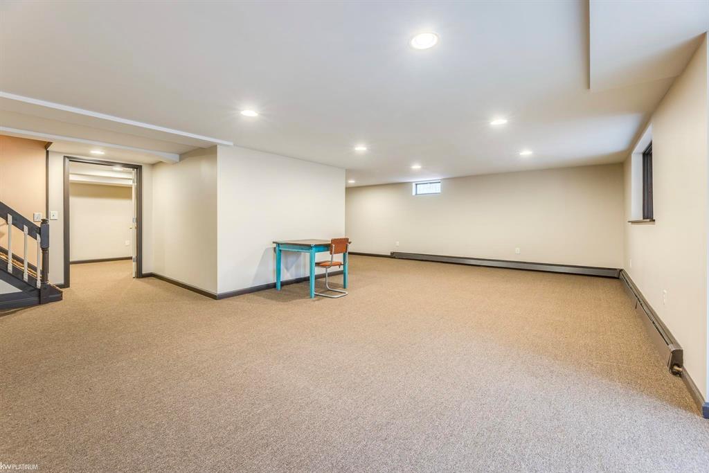 3220 Abbottsford