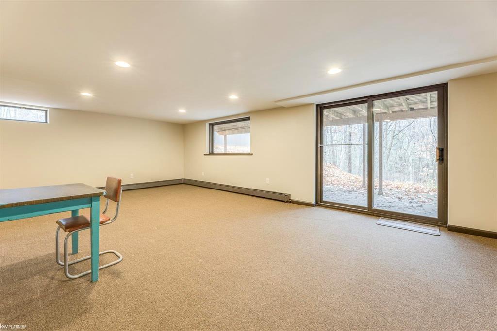 3220 Abbottsford