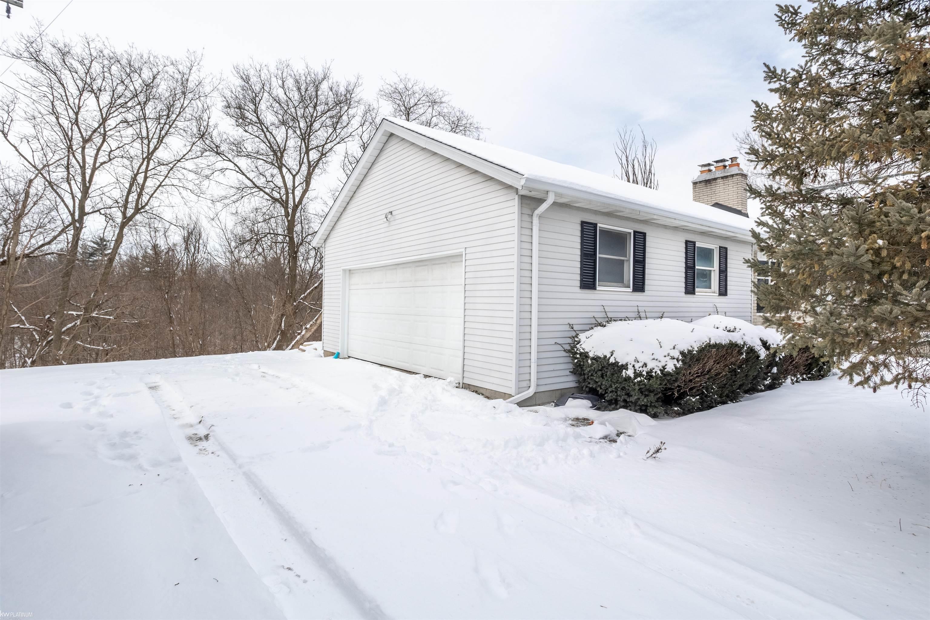 1526 S Bartlett Road