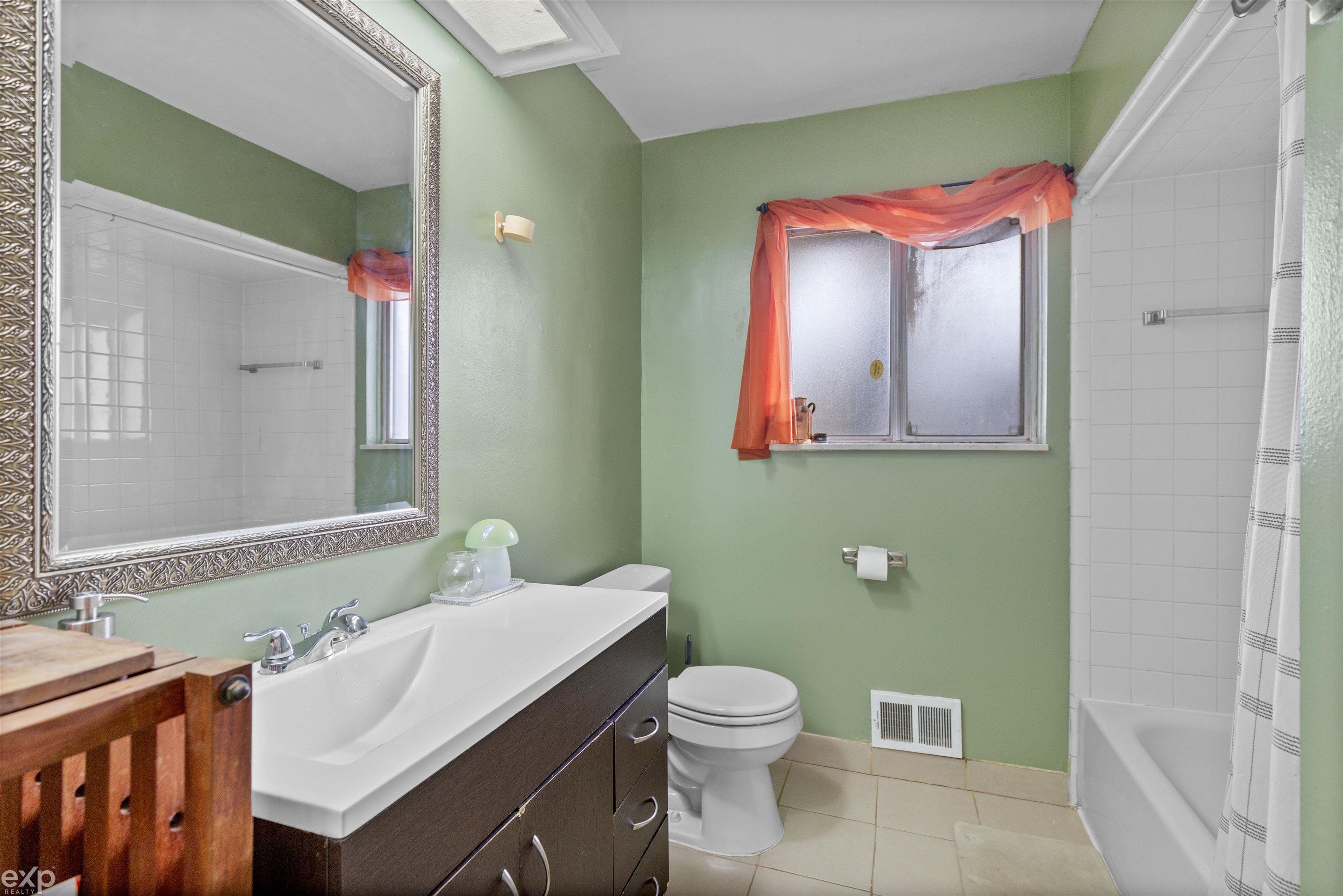 21746 Wellington Avenue