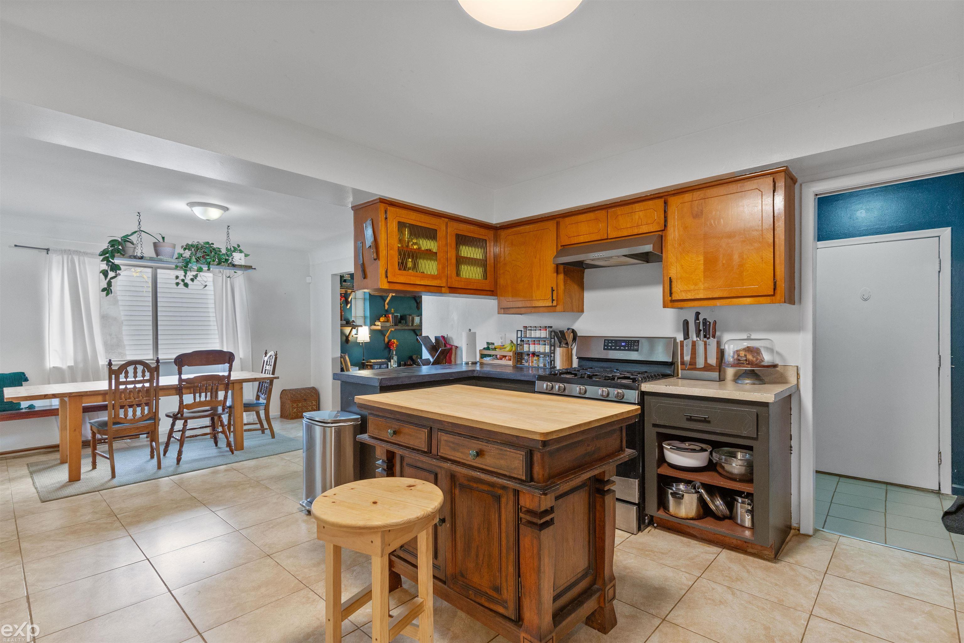 21746 Wellington Avenue