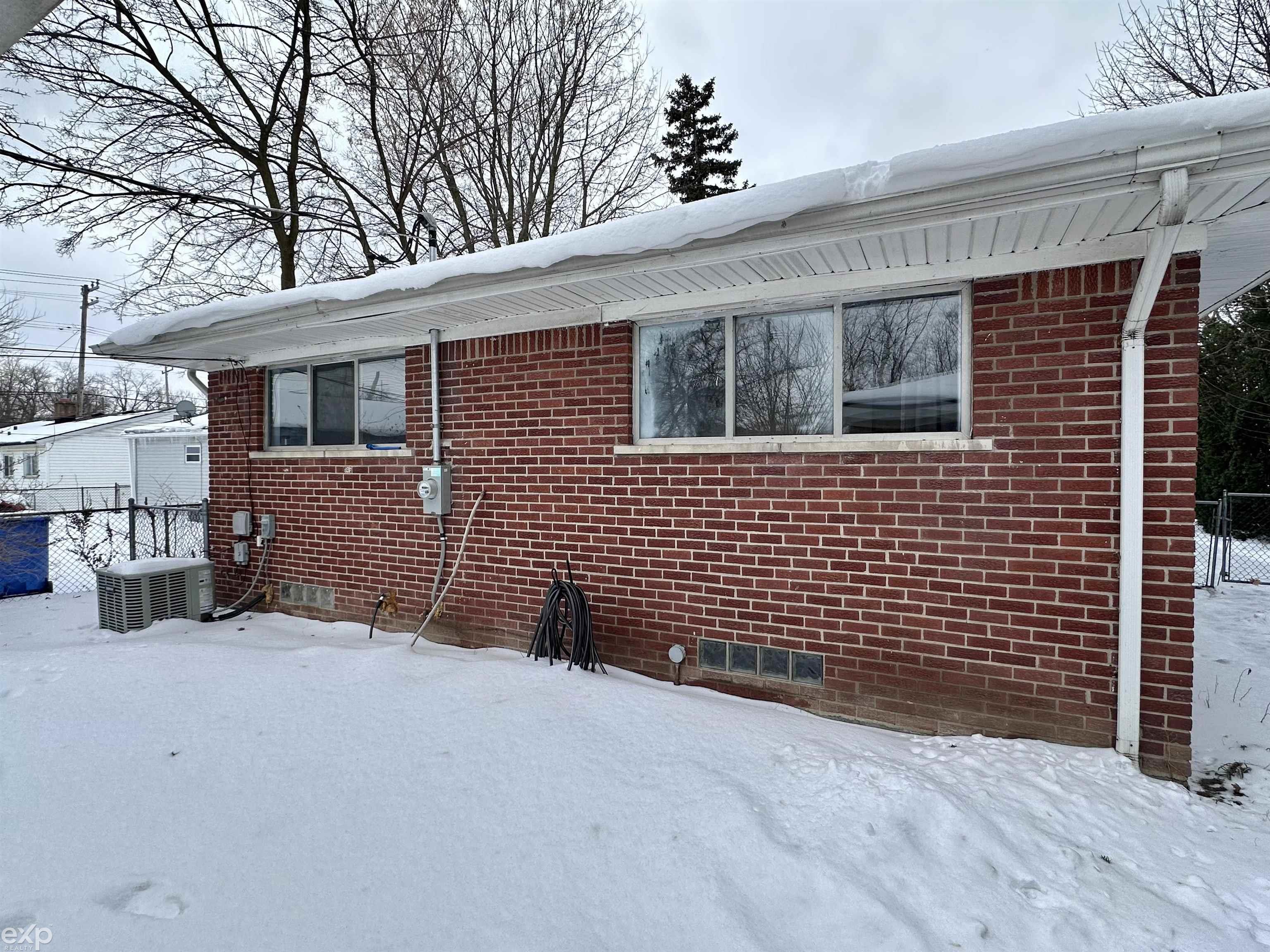 21746 Wellington Avenue