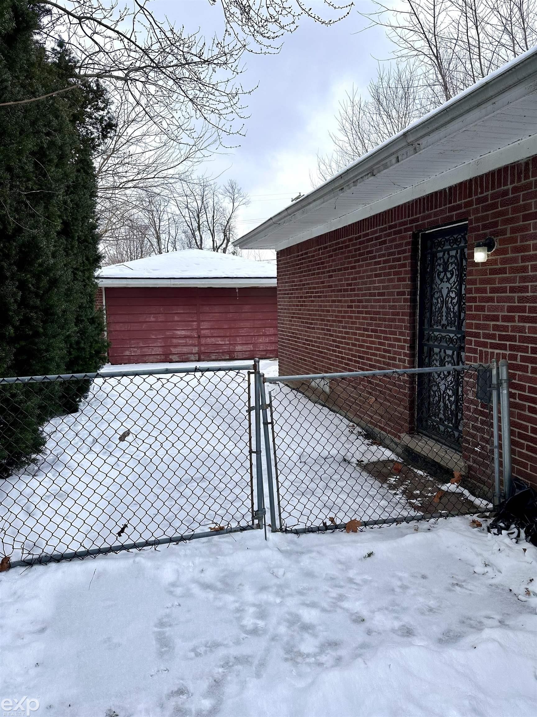 21746 Wellington Avenue