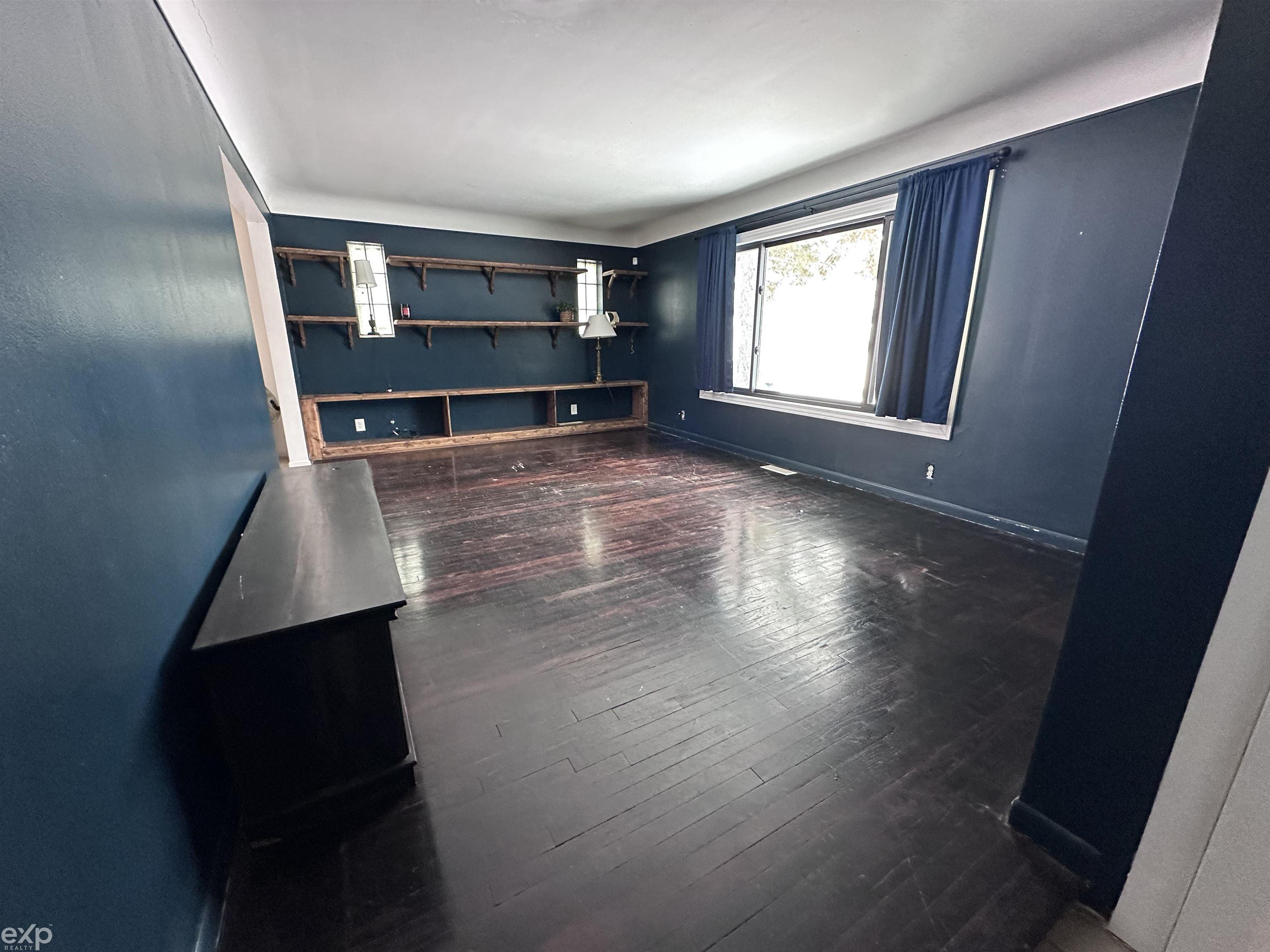 21746 Wellington Avenue