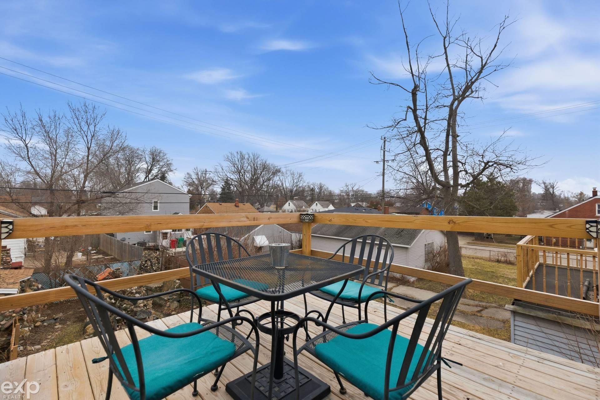 22022 Beechwood Avenue