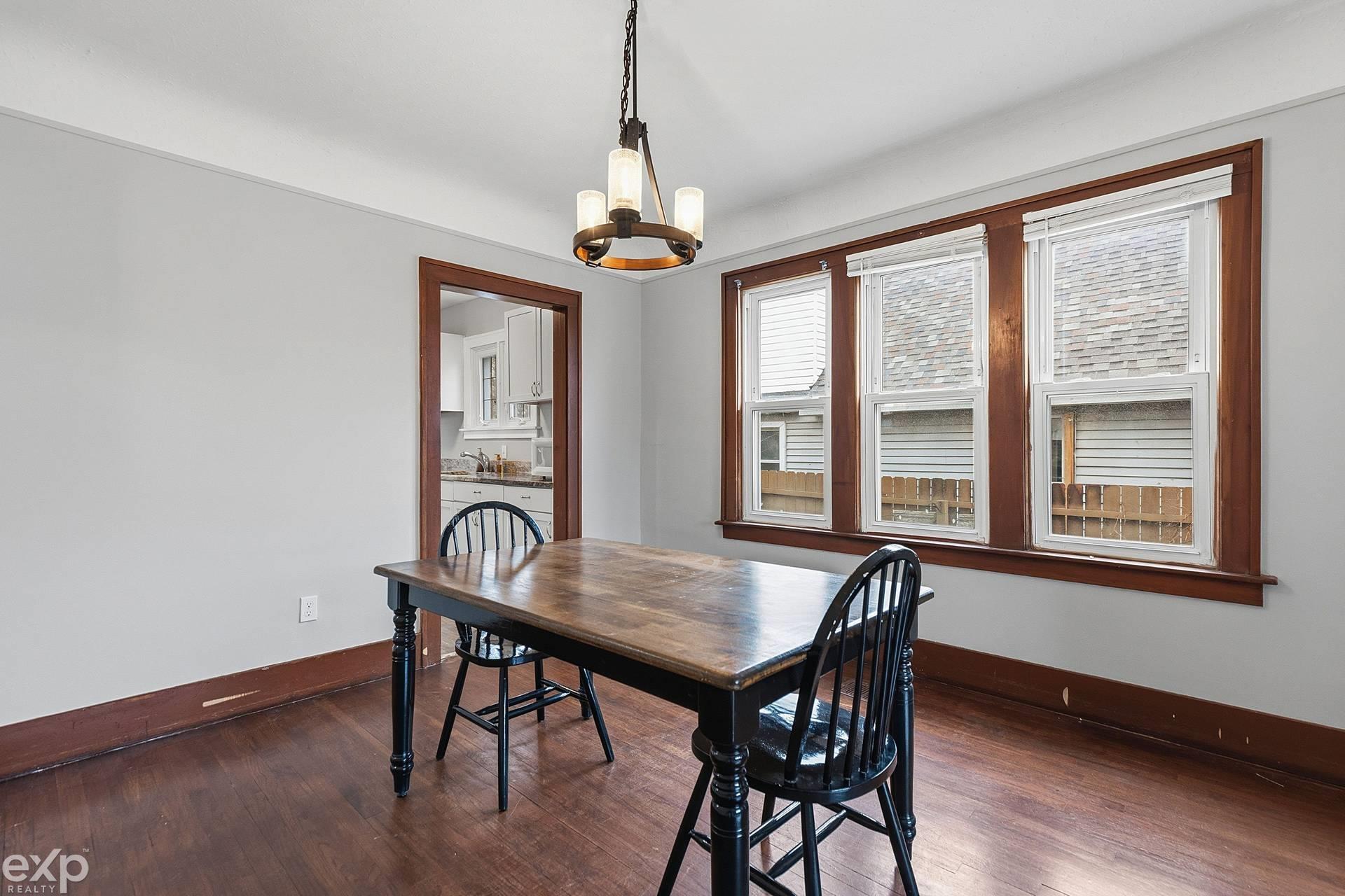 22022 Beechwood Avenue