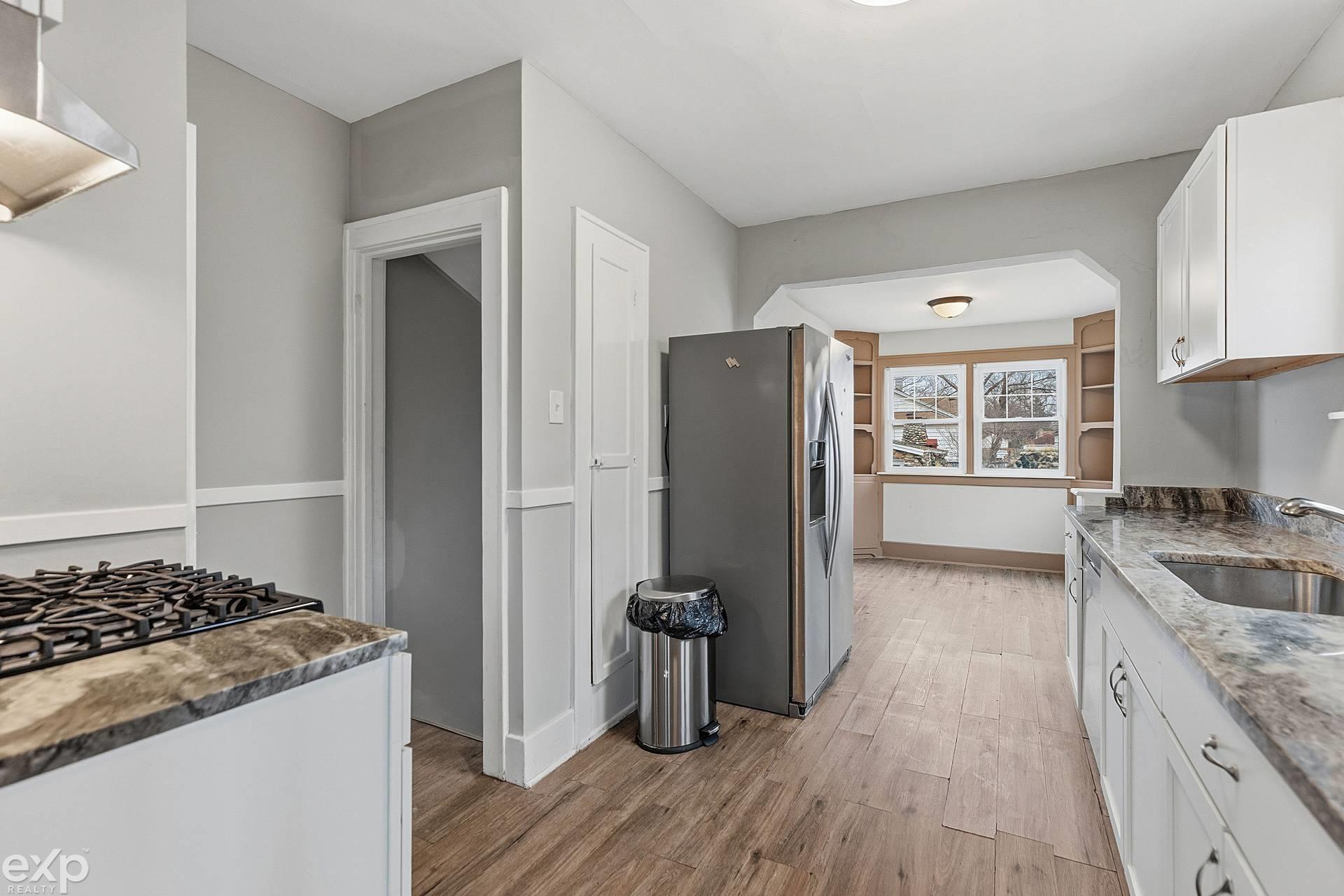 22022 Beechwood Avenue