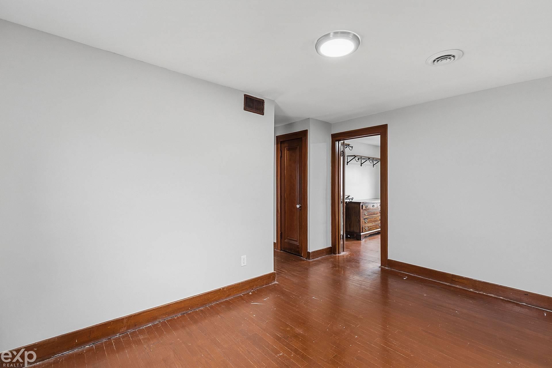 22022 Beechwood Avenue