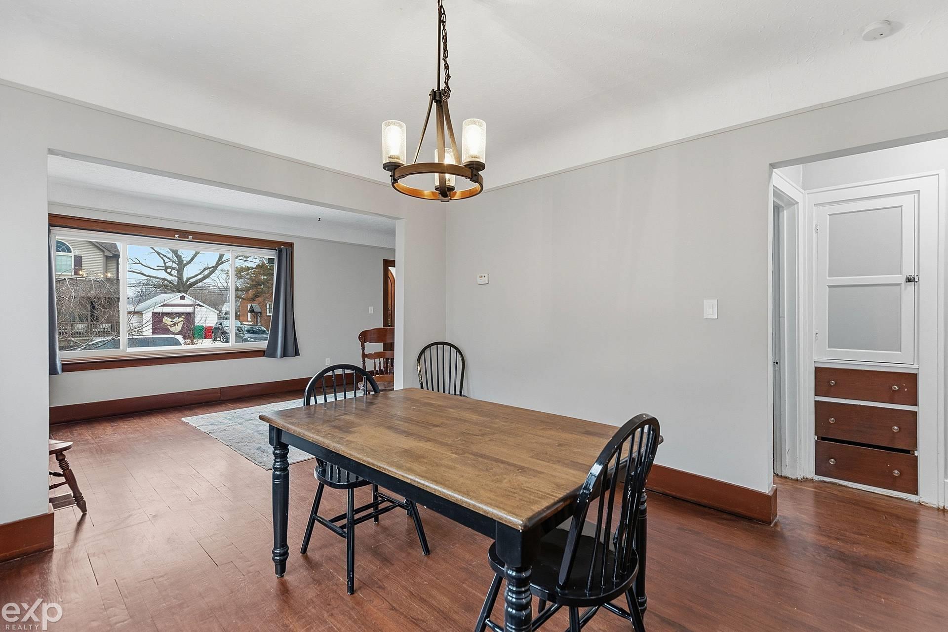 22022 Beechwood Avenue