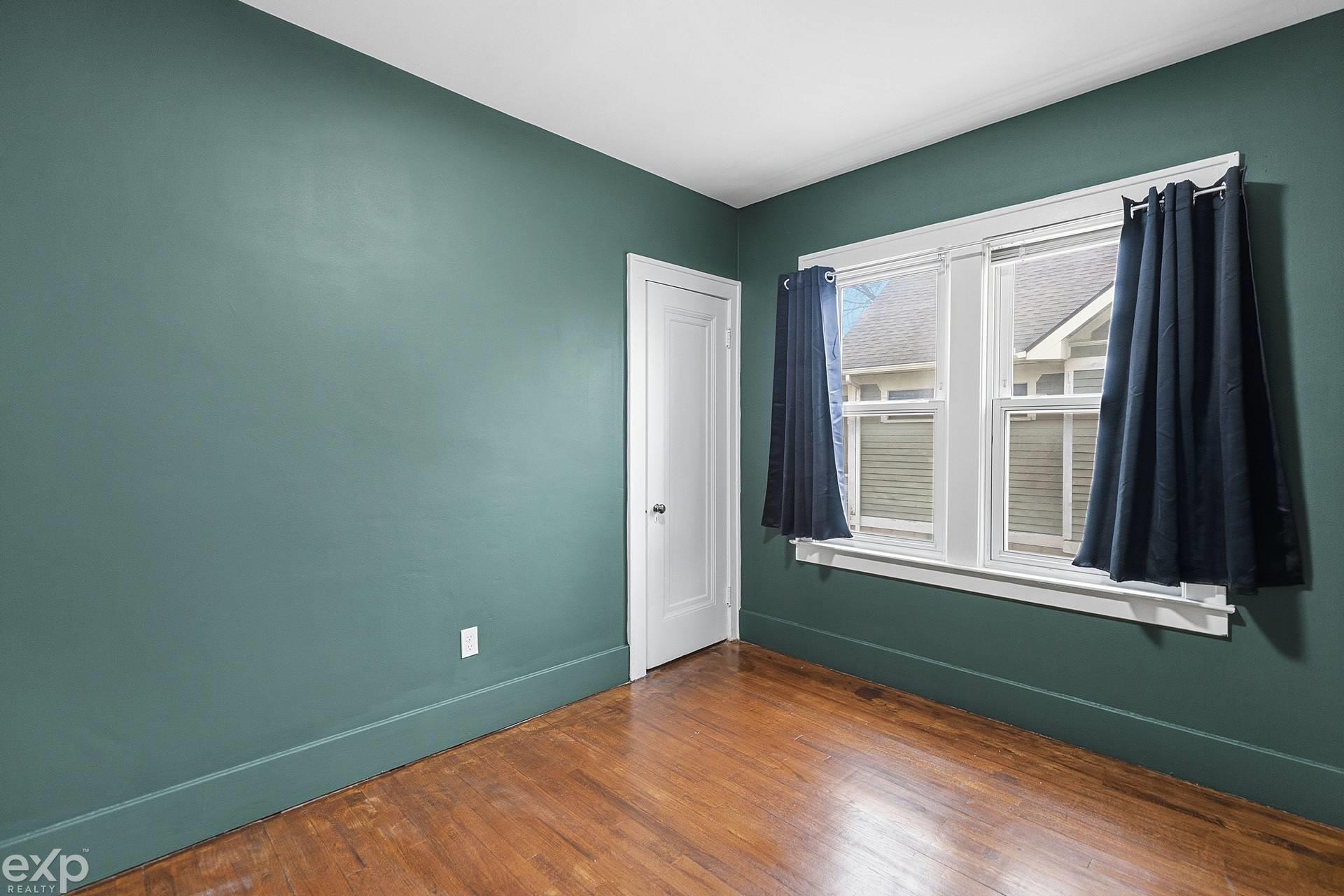 22022 Beechwood Avenue