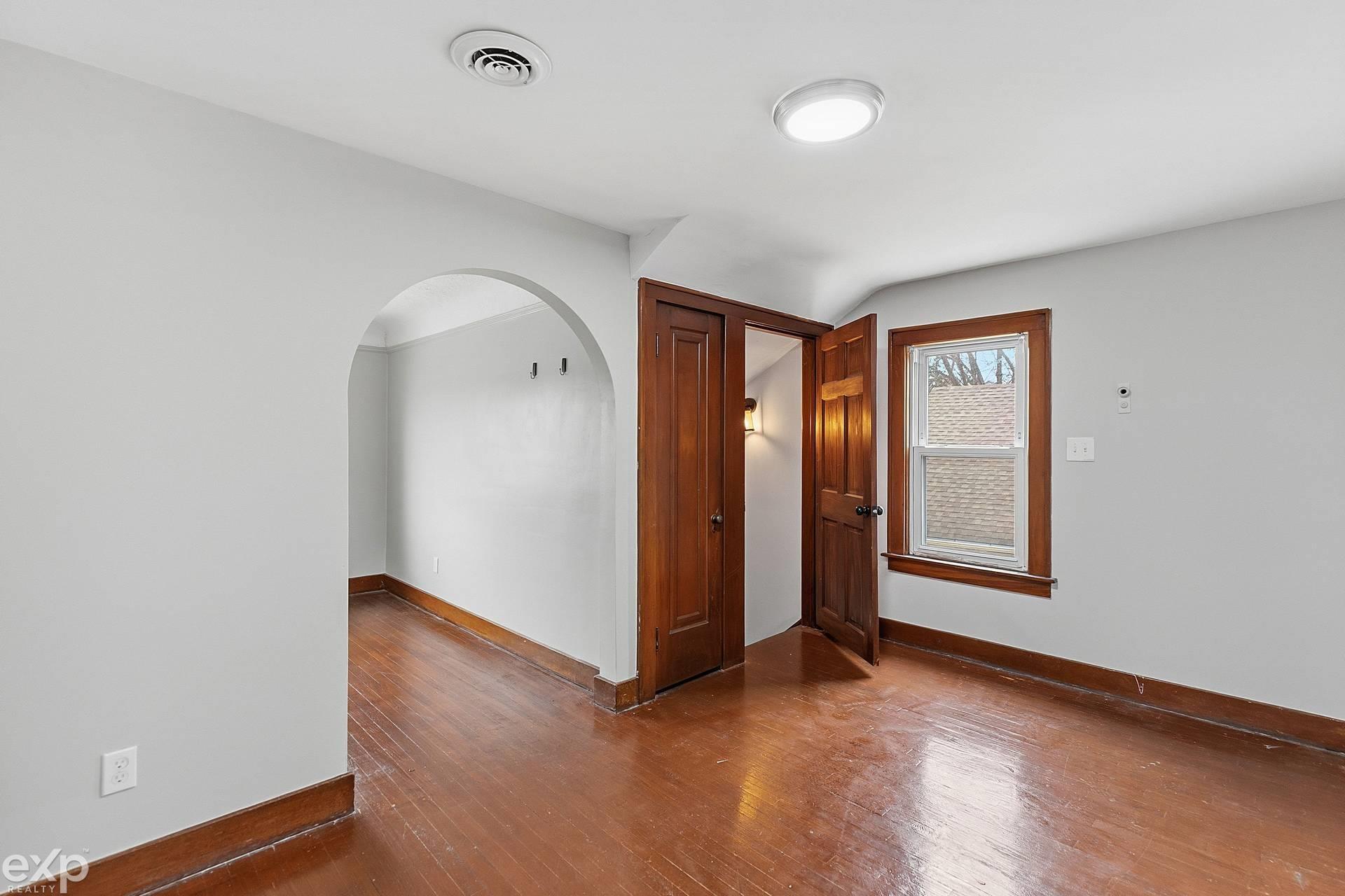 22022 Beechwood Avenue