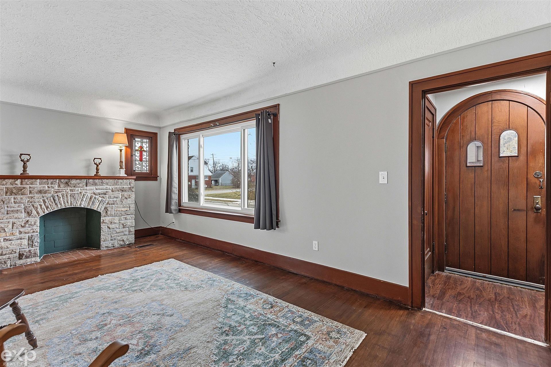 22022 Beechwood Avenue