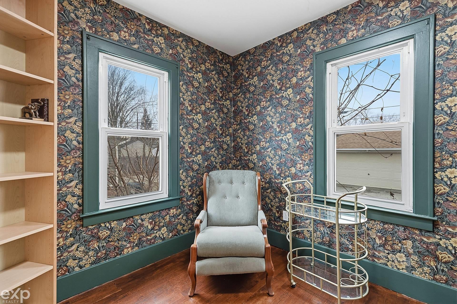 22022 Beechwood Avenue