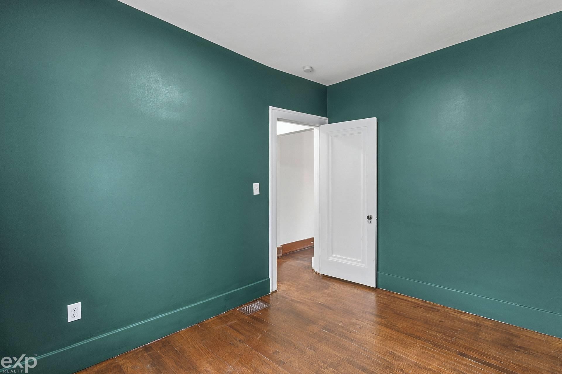 22022 Beechwood Avenue