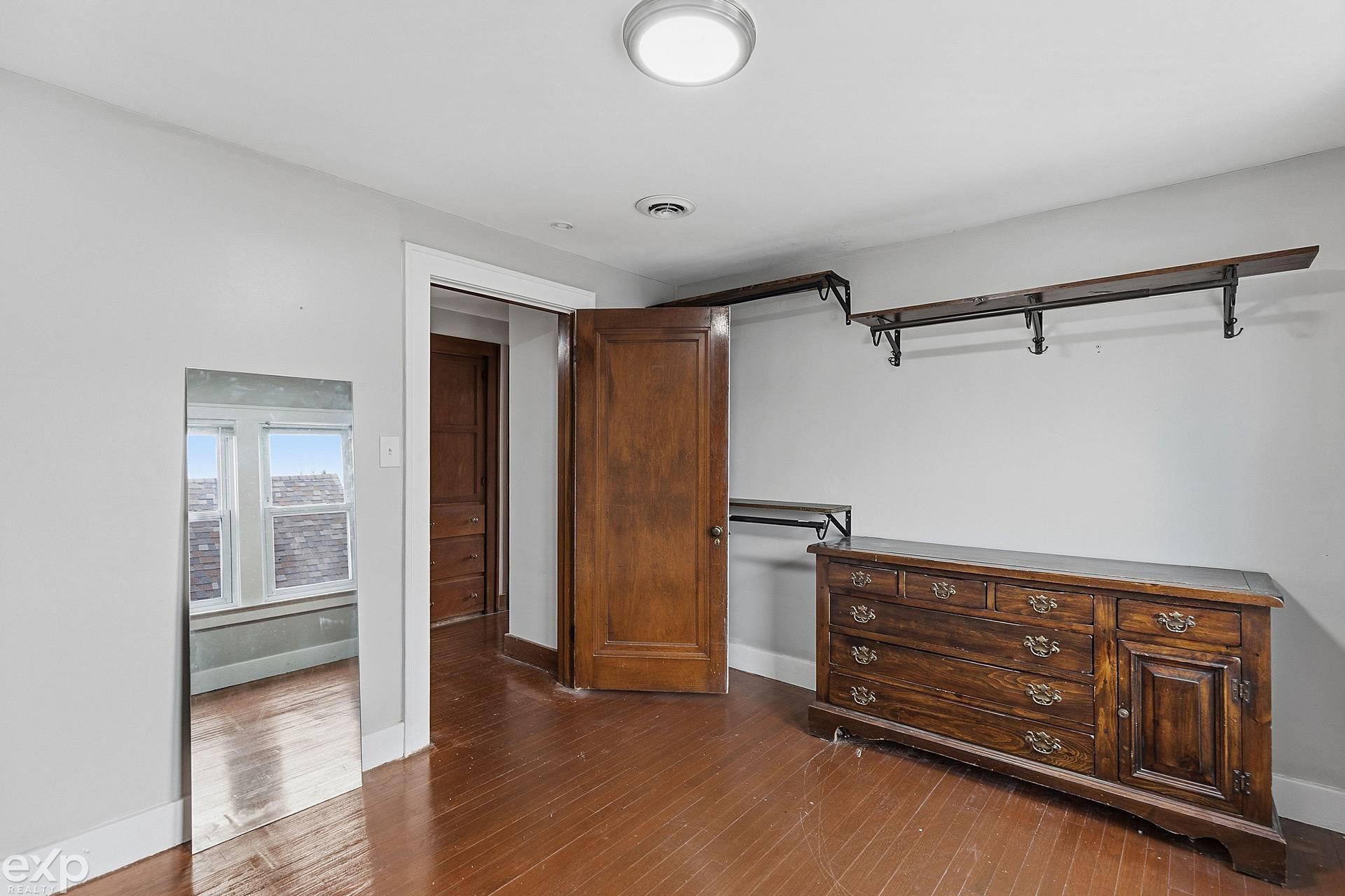 22022 Beechwood Avenue