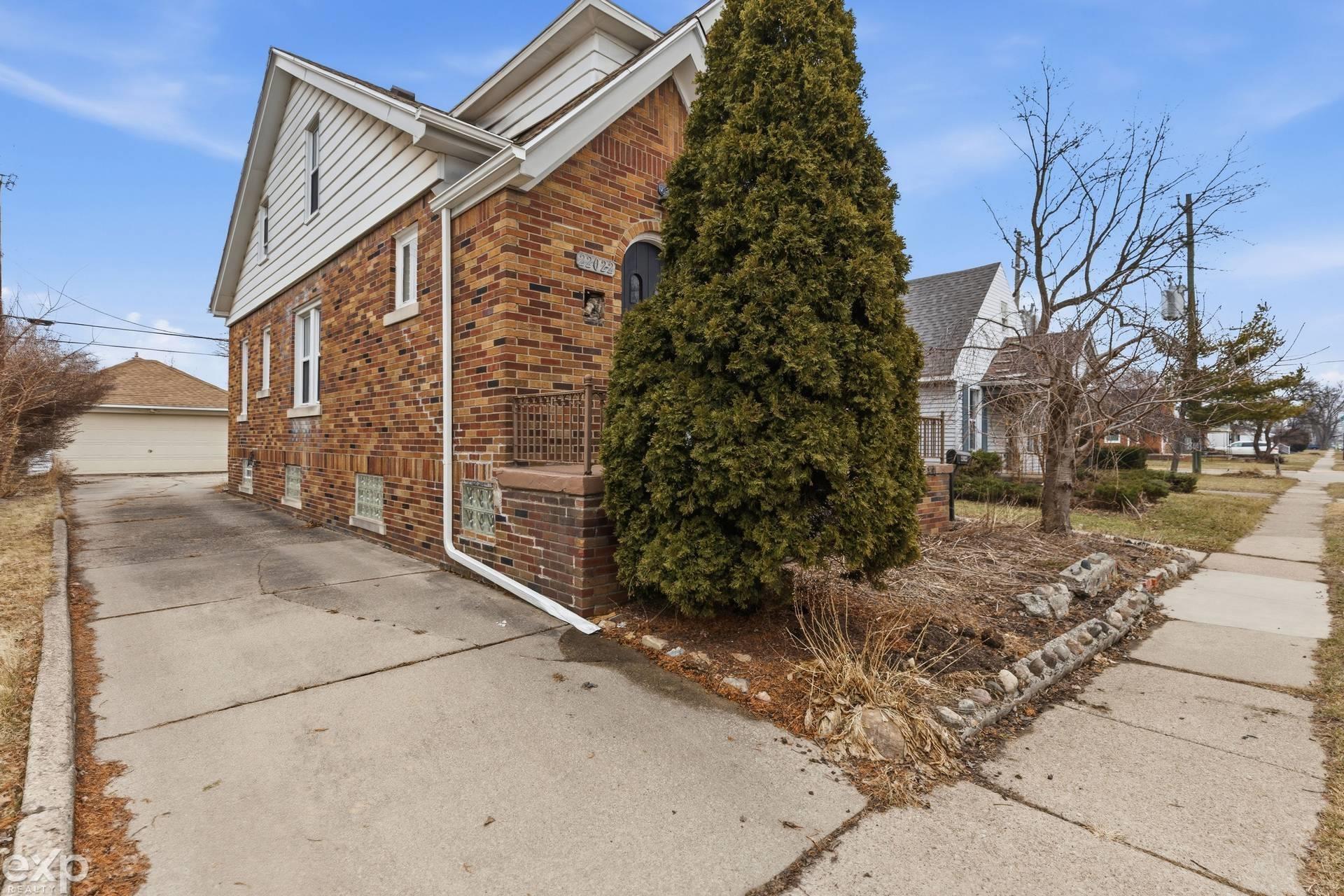 22022 Beechwood Avenue