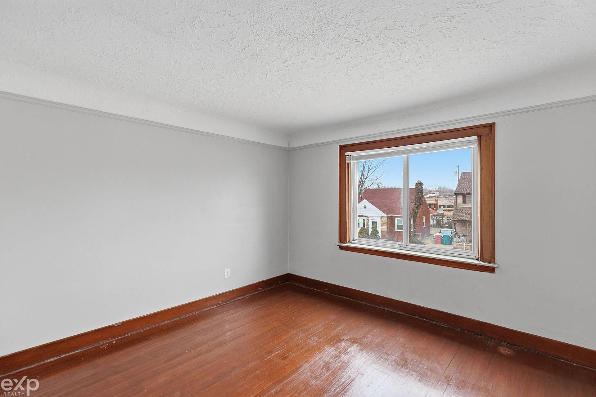 22022 Beechwood Avenue