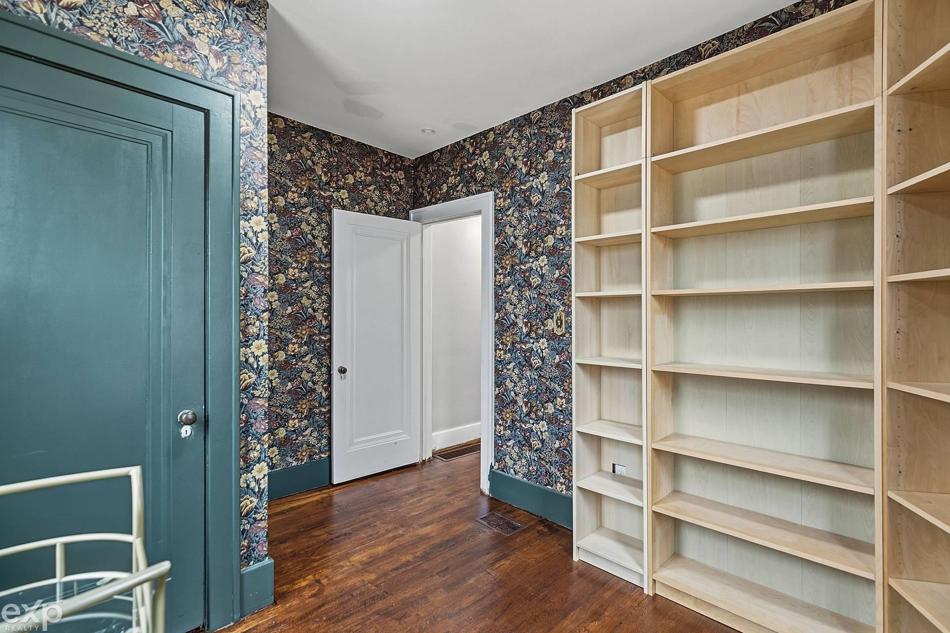 22022 Beechwood Avenue