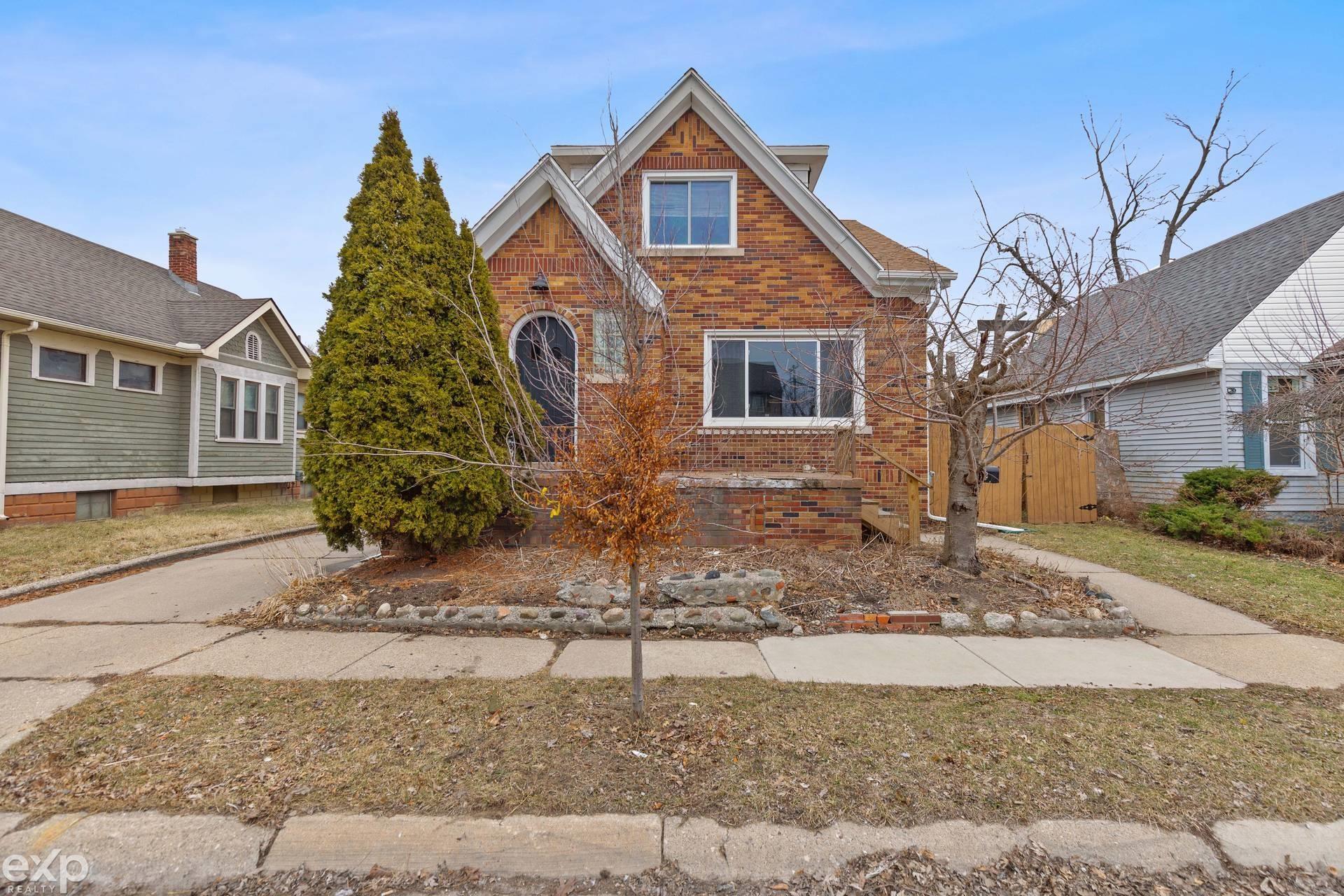 22022 Beechwood Avenue